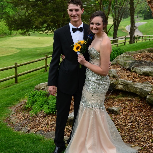 Formal - Picture 3 of 4